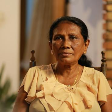 Thilaka Hettikodahe, seorang tuan rumah perangkap BG di Kolombo, Sri Lanka