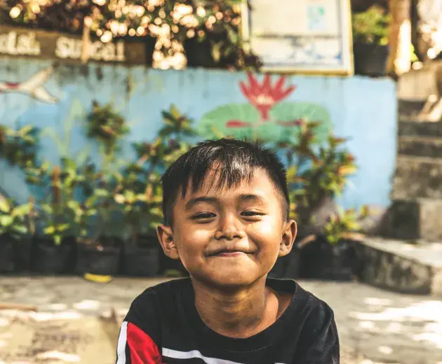 seorang siswa di Sekolah Sungai