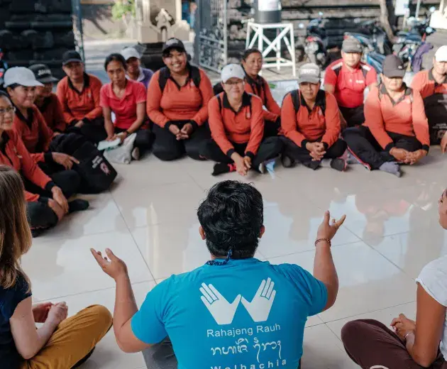 WMP terlibat dengan anggota masyarakat