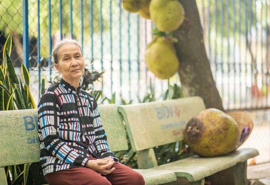 Nguyen Thi Den, yang memiliki 3 anggota keluarga yang terjangkit demam berdarah di Thu Dau Mot, Vietnam