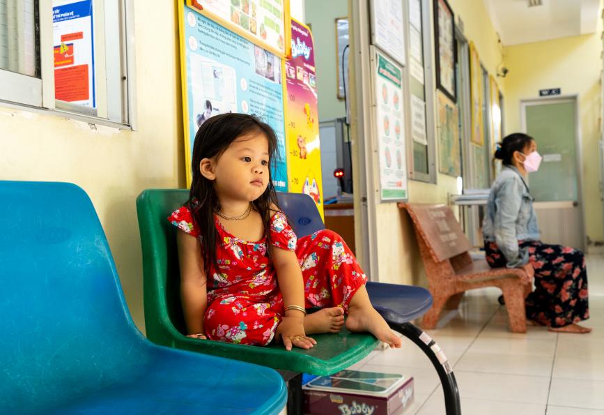 Gadis menunggu dokter